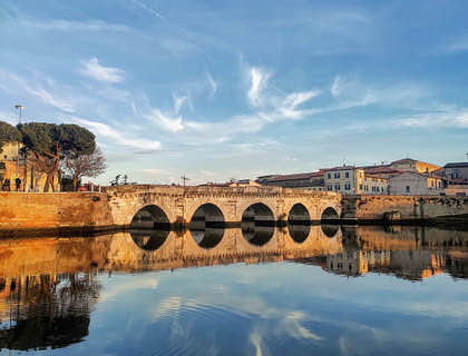 Il Ponte di Tiberio a Rimini in Romagna.