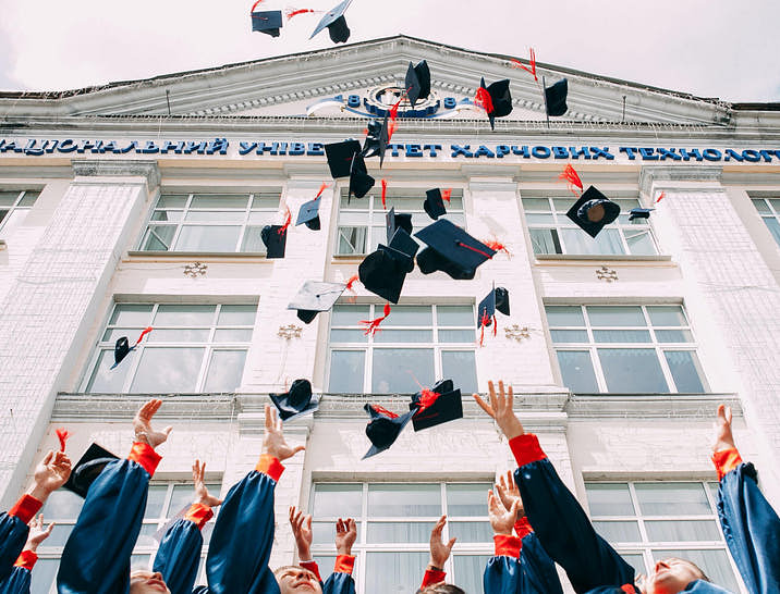 Nombres para institutos educativos