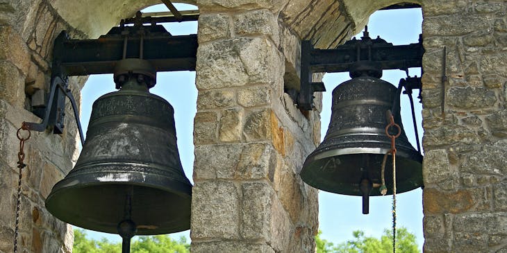 El campanario de un recinto jesuita en un tour a las misiones jesuitas.