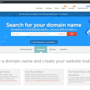 Investiga si el nombre del dominio web está disponible.