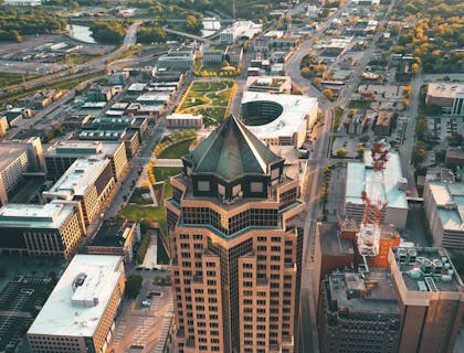 80-2 Grand in Des Moines, Iowa