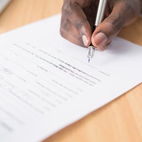 Aplica para licencias y permisos.