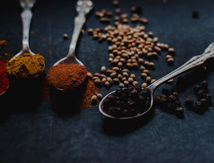 hierbas y especias de uso frecuente para Ayurveda