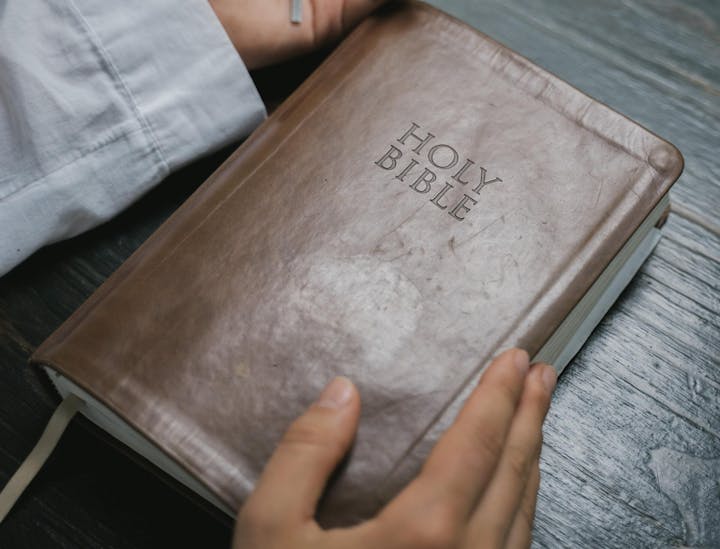 Nomes para lojas de Bíblias