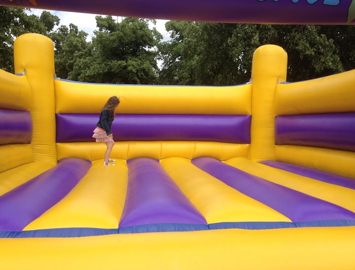 Nom d'entreprise de location de structures gonflables