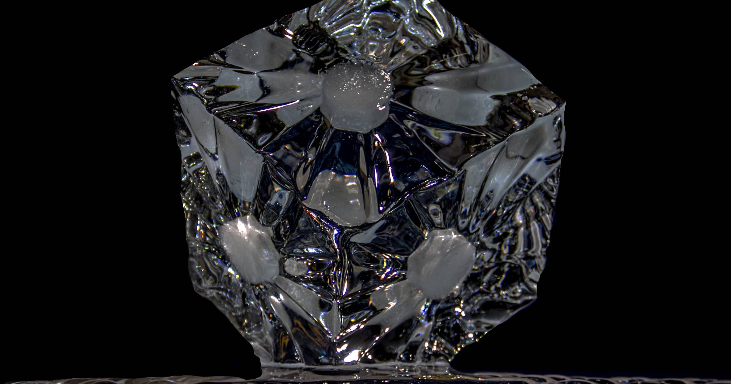 Даймонд айс. Кристалл Ice Diamond. Diamond Ice Cube. Кубический Алмаз. Кубическая форма алмаза.