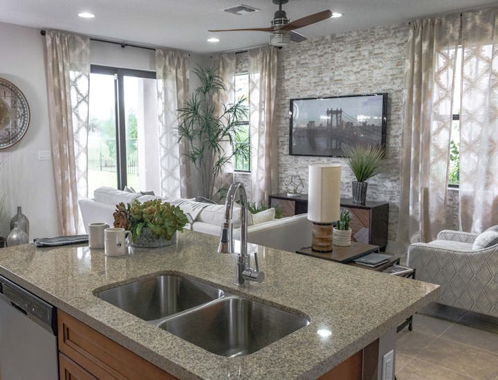 Nomi per Aziende di Installazione di Piani Cucina