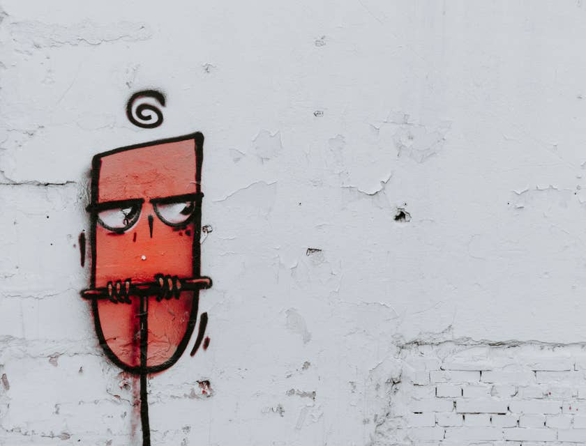 Graffiti icônico em uma parede.