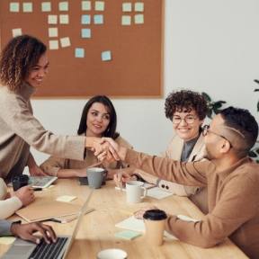 Establish relationships with other business people.
