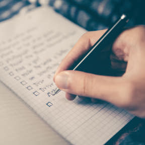 Evalúa tu formación y experiencia.