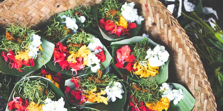 An exotic meal of flowers served in an exotic restaurant.