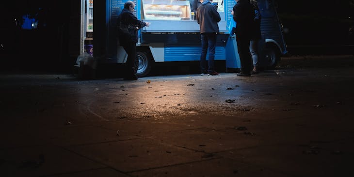 Un chiosco di fish and chips.