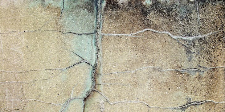 Cracks in concrete that needs foundation repair.