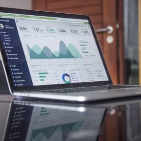 Obtén un software de contabilidad.
