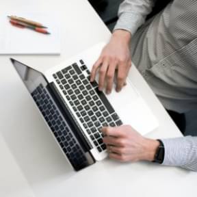 Obtén los documentos de formación correspondientes.
