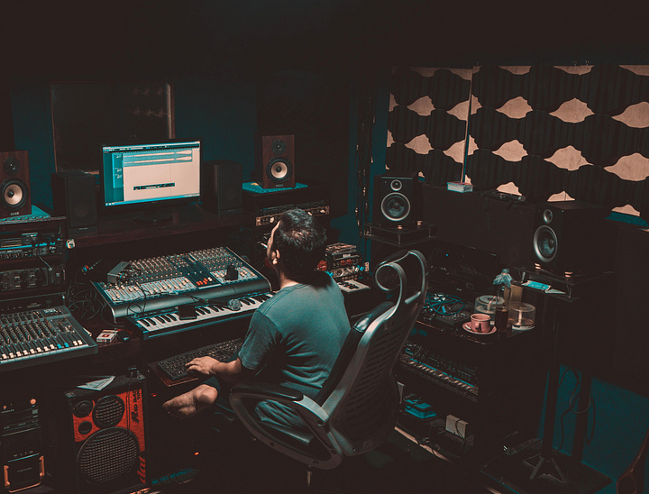 Nombres para disqueras