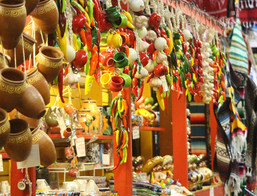 ingredientes en mercado para preparar platillos para negocio de comida oaxaqueña