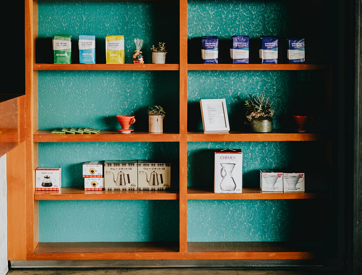 Nombres para negocios de estanterías