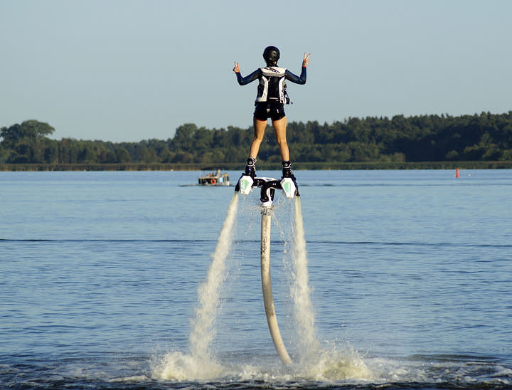 Nombres para negocios de paseos en jetpack