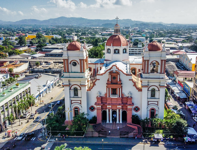 Nombres para negocios de tours a coca cola sign San Pedro Sula
