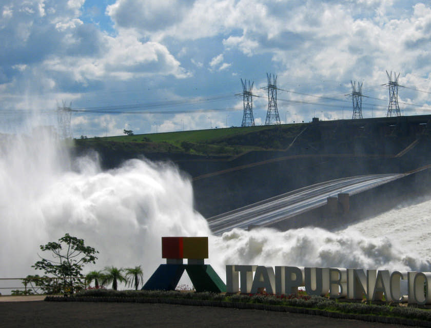 Nombres para negocios de tours a la represa Itaipú