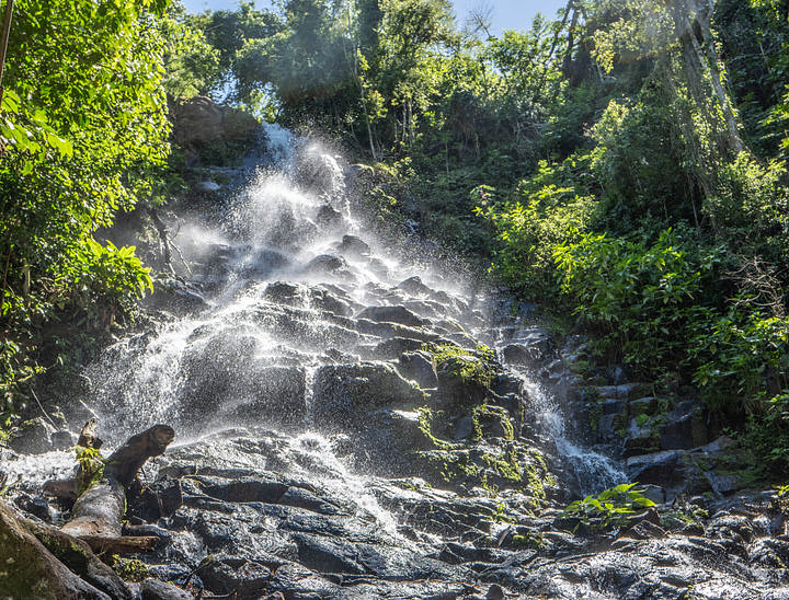 Nombres para negocios de tours al Salto Cantera