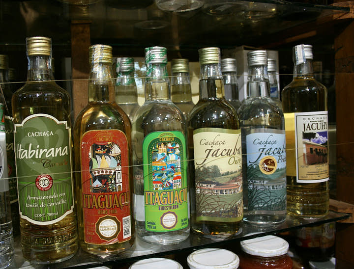 Nomes para cachaçarias