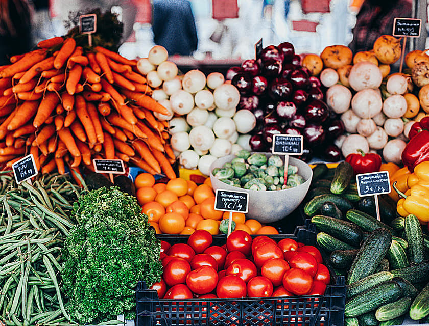 Verduras à venda em um hortifrúti