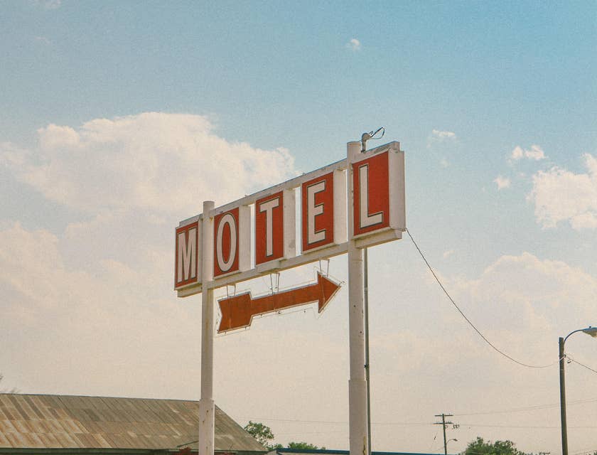 uma placa de um motel