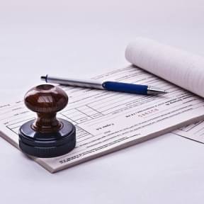 Obtén las licencias y permisos necesarios.