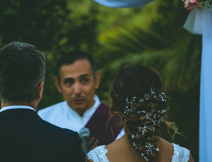 Nombres para negocios de oficiantes