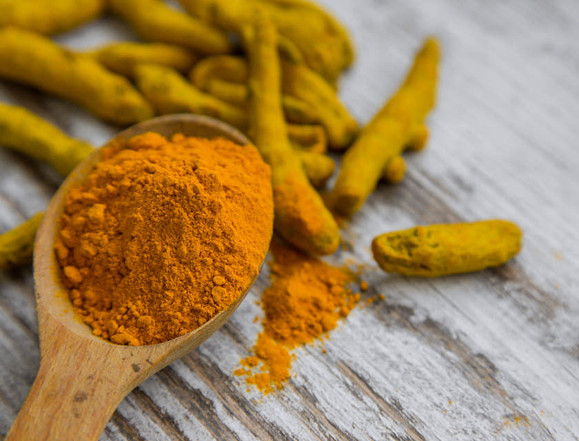 Heaps of different spices used in Persian cuisine.