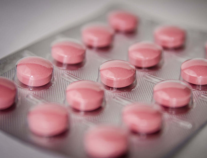 Medicamento en un blíster utilizado en una clínica de salud reproductiva.