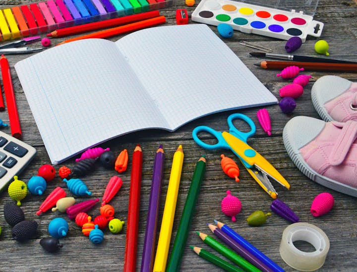 Nomes para lojas de material escolar