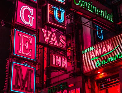 Sinalização de um hotel em LED.