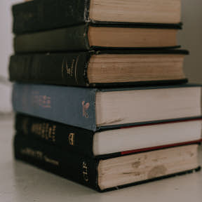 Inicia un libro de registros corporativos.
