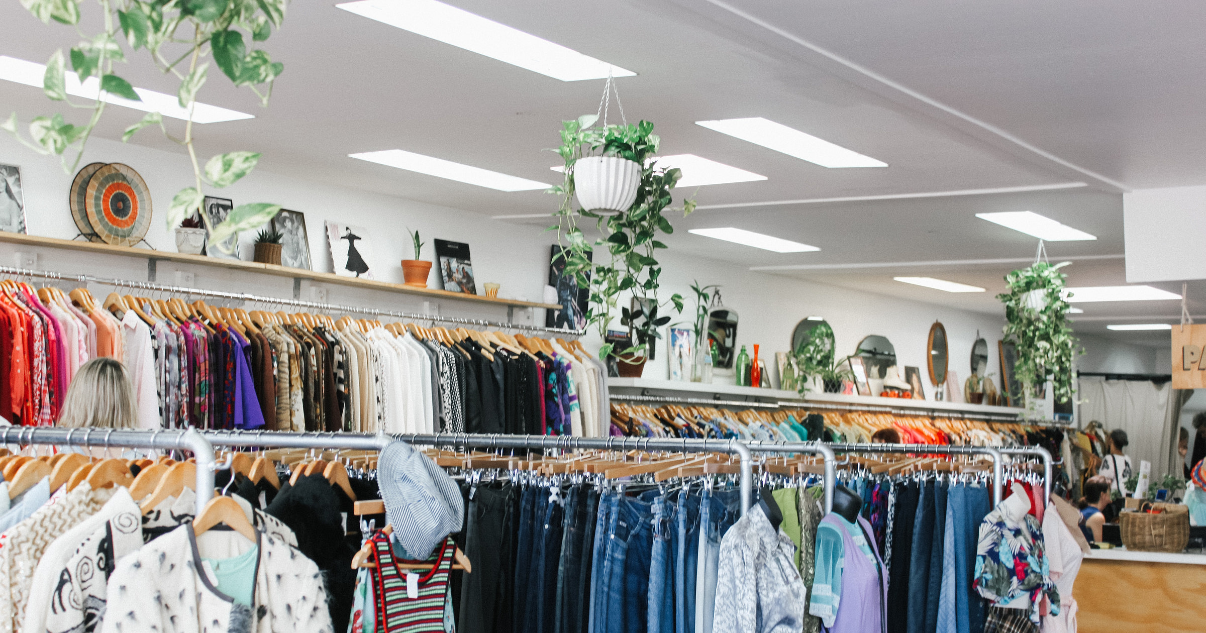 Noms de friperie + logo gratuit