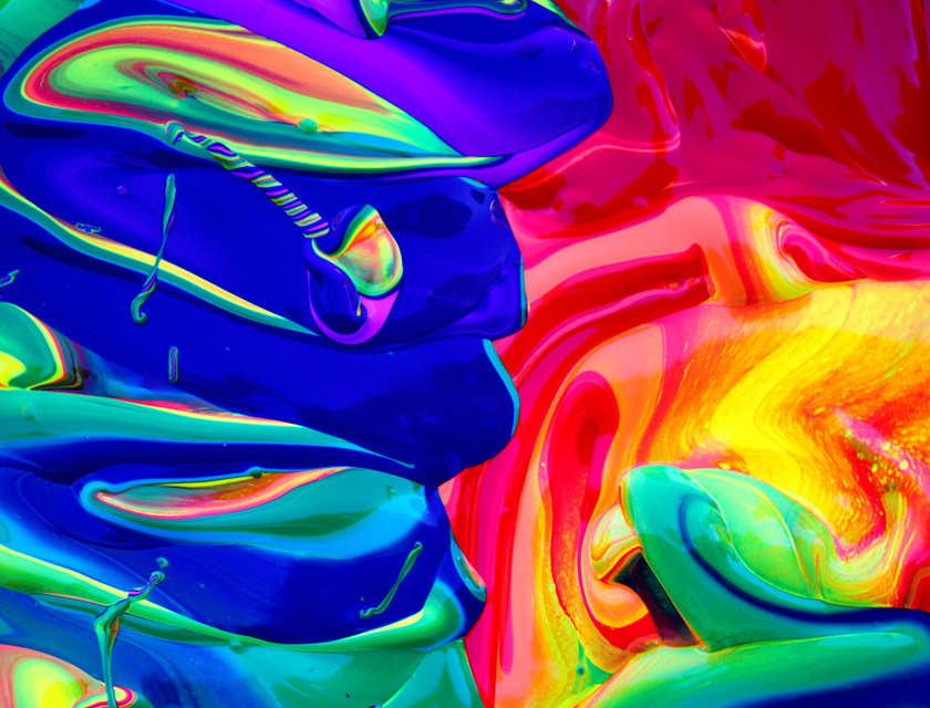 Couleurs vives mélangées.