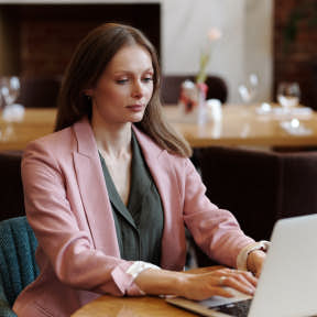 Write compelling job descriptions.