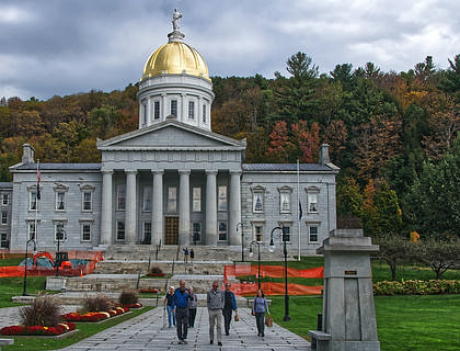 The State House of Vermont during the daytime.